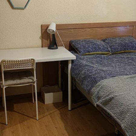 Amplia Habitacion En Buena Ubicacion Madrid Bagian luar foto